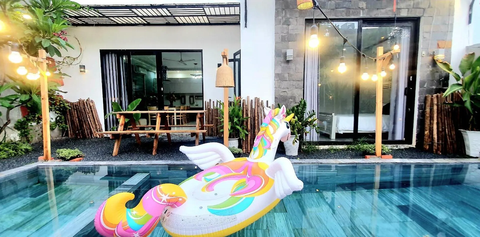Villa 68 4Br Free Pick-Up Airport & Billiards Close To My Khe Beach Da Nang