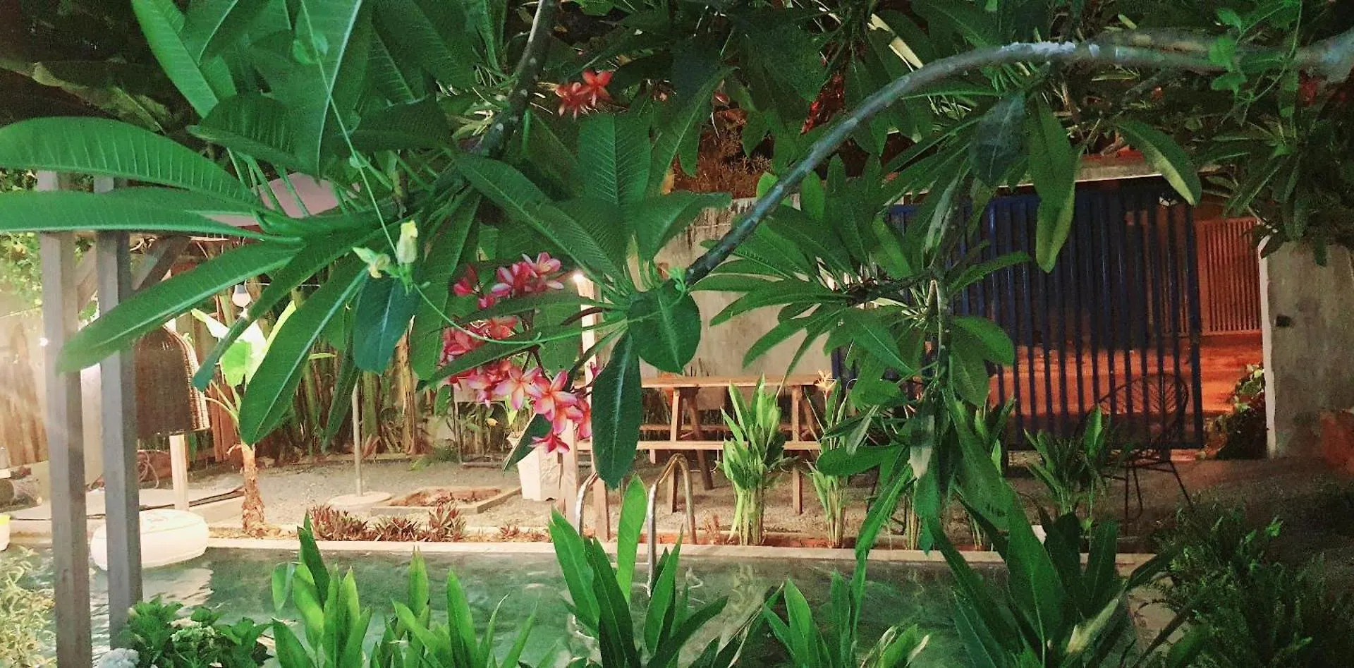 Villa 68 4Br Free Pick-Up Airport & Billiards Close To My Khe Beach Da Nang