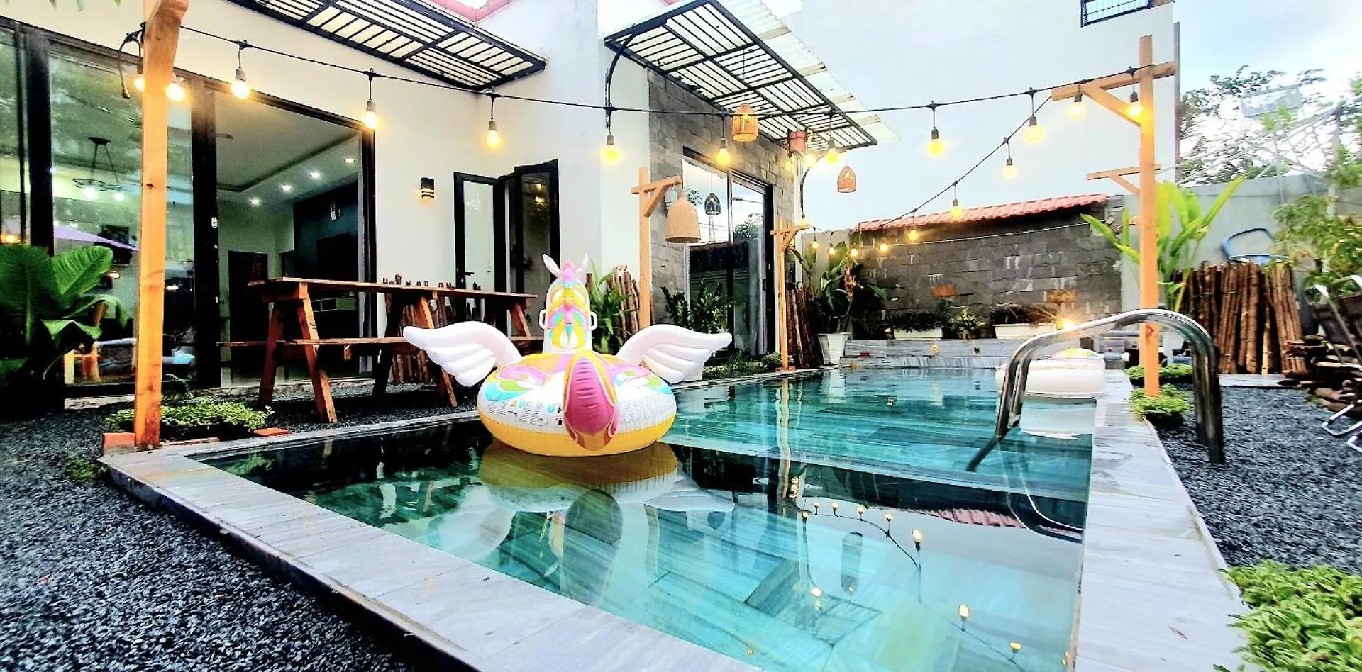 Villa 68 4Br Free Pick-Up Airport & Billiards Close To My Khe Beach Da Nang Vietnam