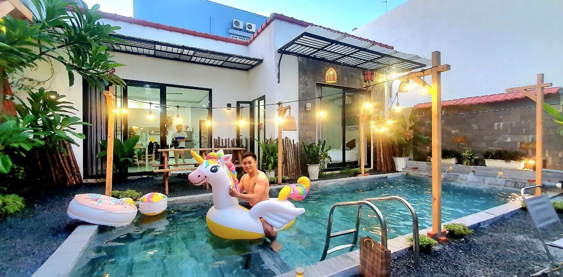 Villa 68 4Br Free Pick-Up Airport & Billiards Close To My Khe Beach Da Nang
