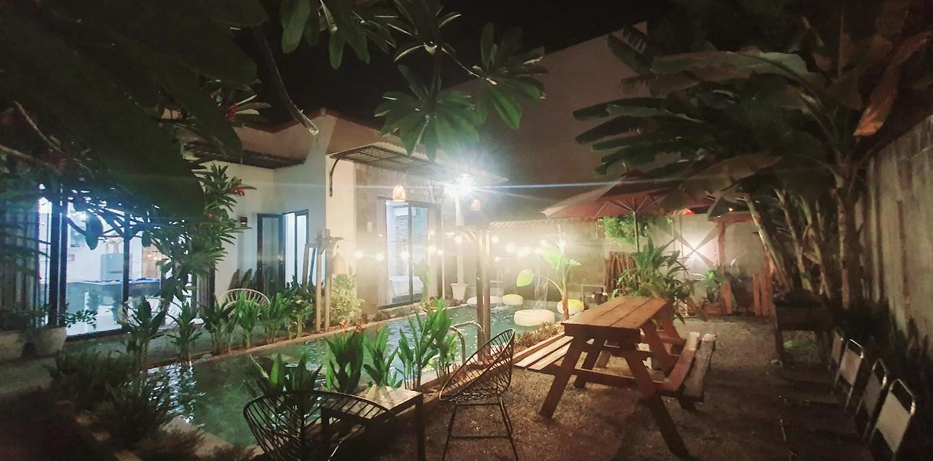 Villa 68 4Br Free Pick-Up Airport & Billiards Close To My Khe Beach Da Nang